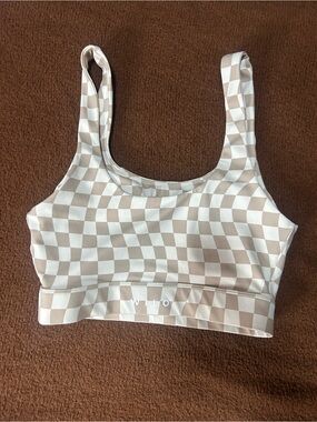 Wilo the Label sports bra checkered tab and white size small, removable pads